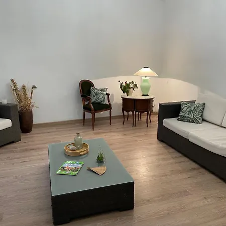 펜션 Mazet Authentique A Sur 2500 M2 Dans Un Ecrin De Verdure 님